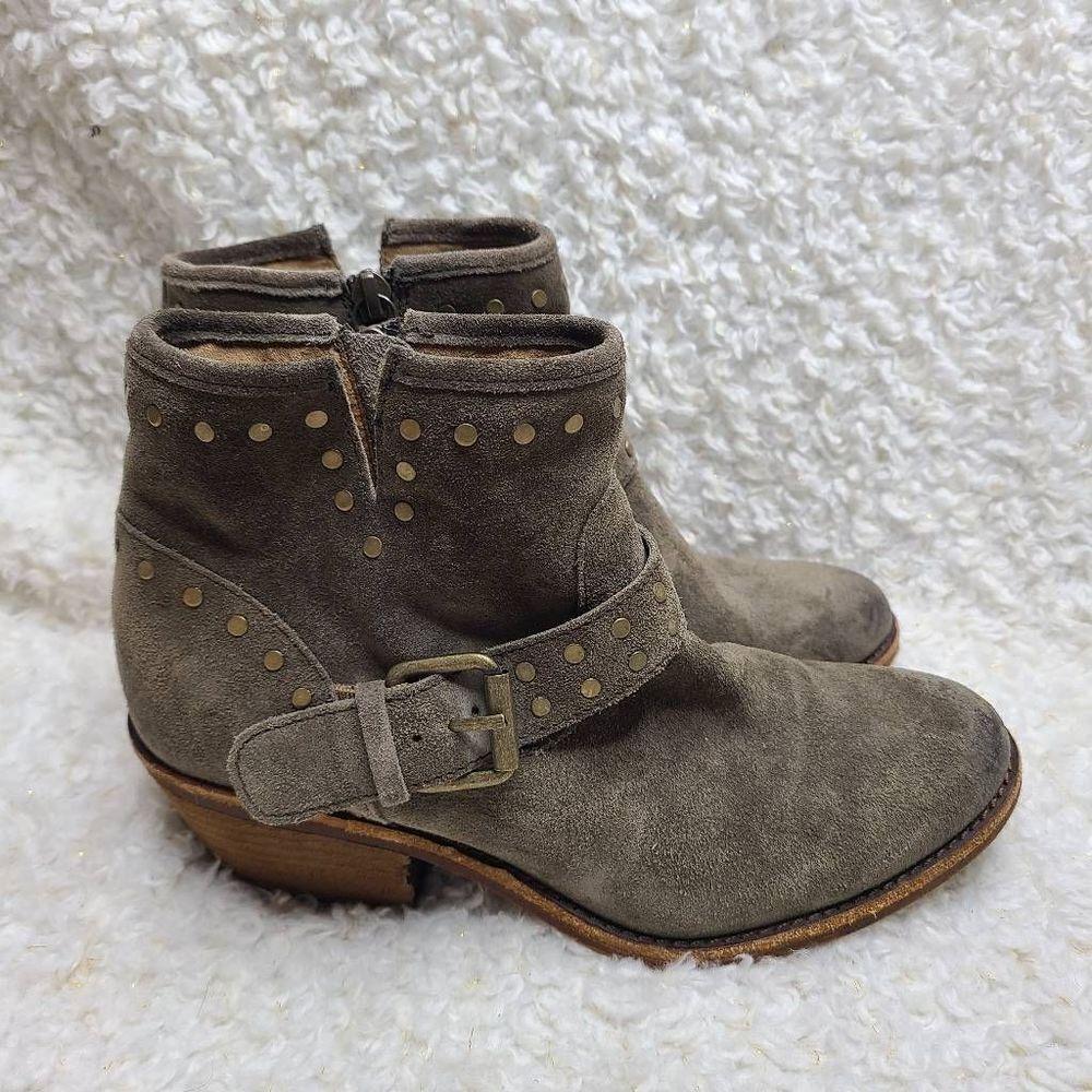 Sofft Allene Riveted Studded Leather‎ Ankle Boots Size 7
